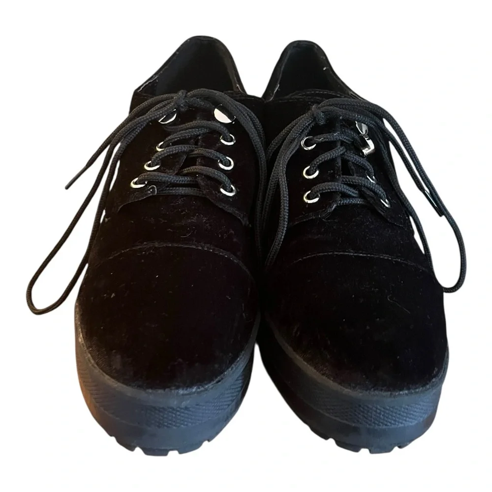 Urban Outfitters Black Velvet Platform Lace-Up Oxfords